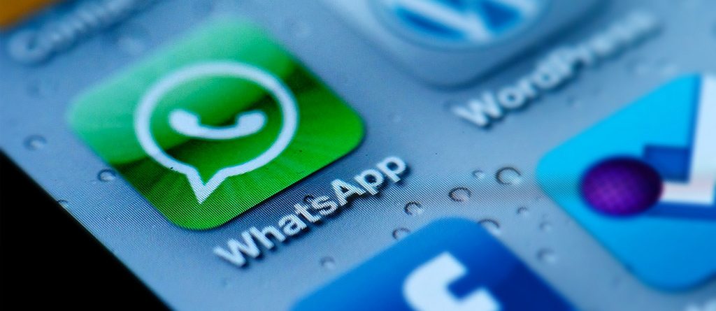 impedire che Facebook spii Whatsapp